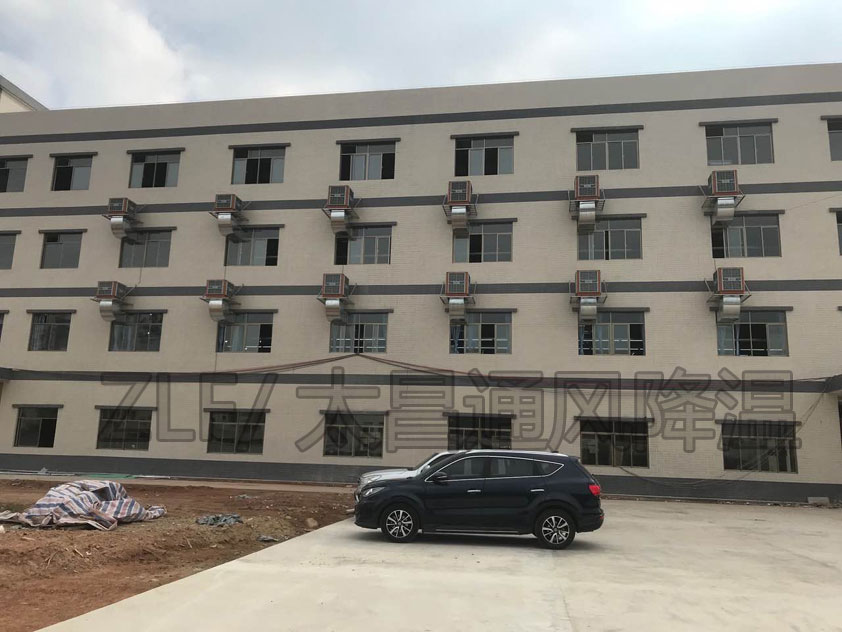 東莞嘉安塑膠五金廠環保空調工程案例