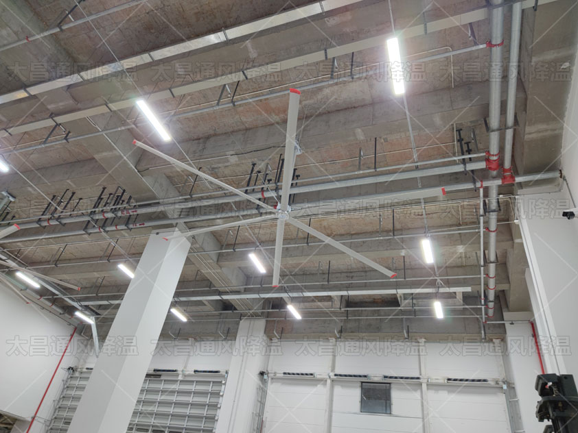 大面積車間降溫推薦安裝工業大風扇